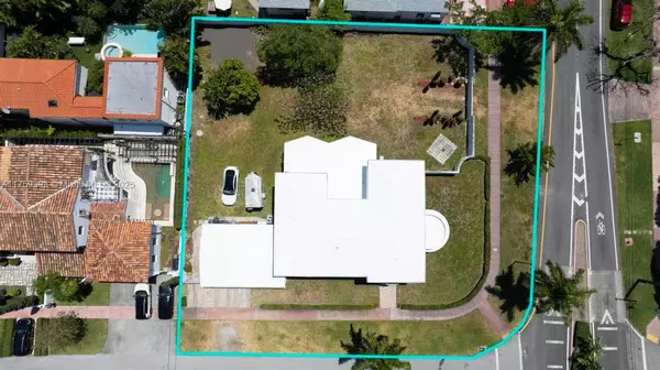 Miami Beach, FL 33140,5861 La Gorce Dr