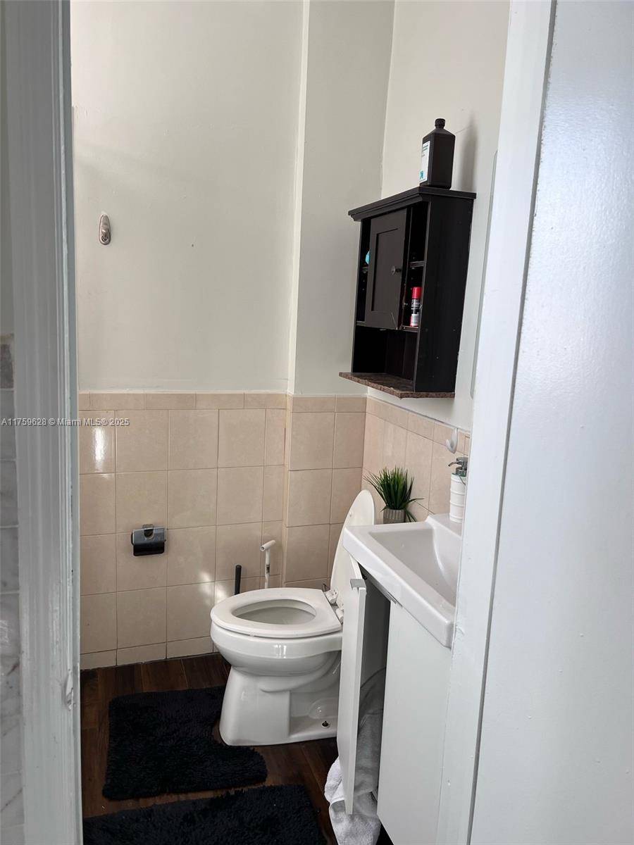 Miami Beach, FL 33139,642 Michigan Ave #21