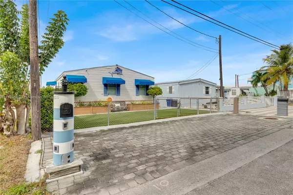 Key Largo, FL 33037,1612 Monmouth Ln