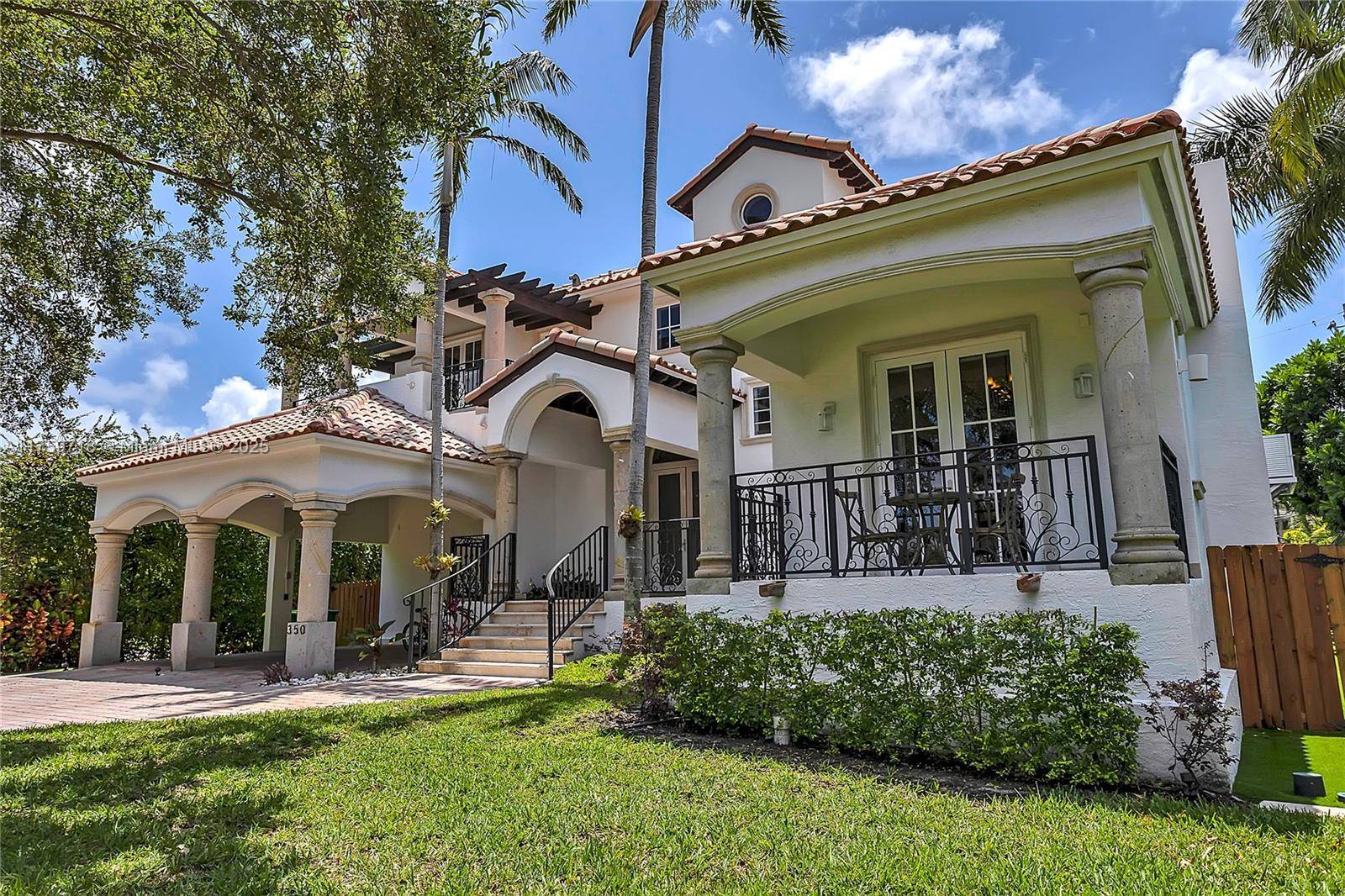 350 Redwood Ln #1, Key Biscayne, FL 33149