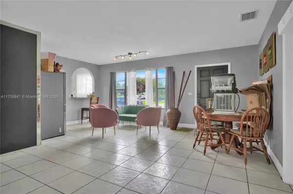 North Miami Beach, FL 33162,1700 NE 158th St