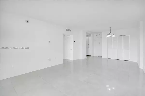 Sunny Isles Beach, FL 33160,400 Kings Point Dr #1108