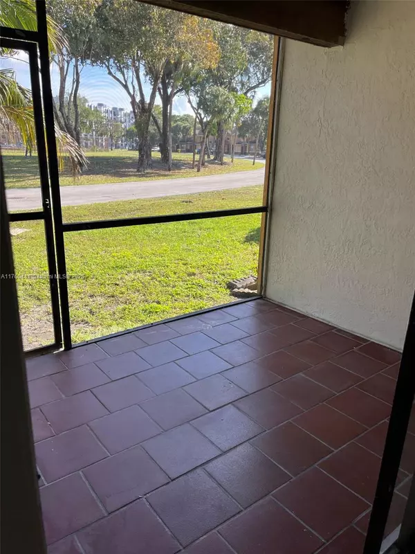 Lauderhill, FL 33313,2501 NW 56th Ave #5-14