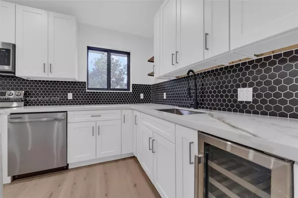 North Miami Beach, FL 33162,531 NE 175th Ter
