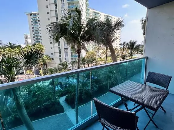 Hollywood, FL 33019,4001 S Ocean Dr #4G