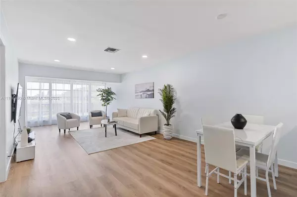 Delray Beach, FL 33445,1101 Cactus Ter #203