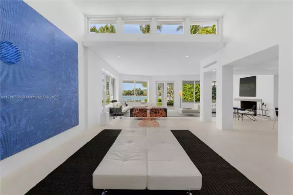 Miami Beach, FL 33141,6380 N Bay Rd