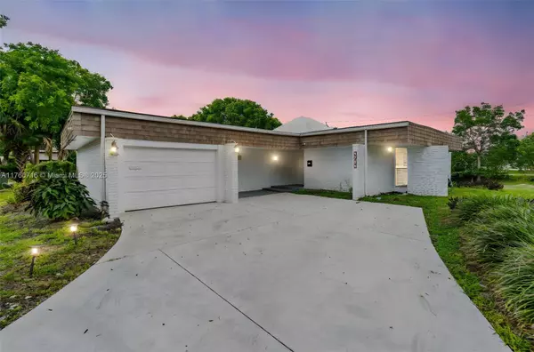 Tamarac, FL 33319,4704 Bayberry Ln