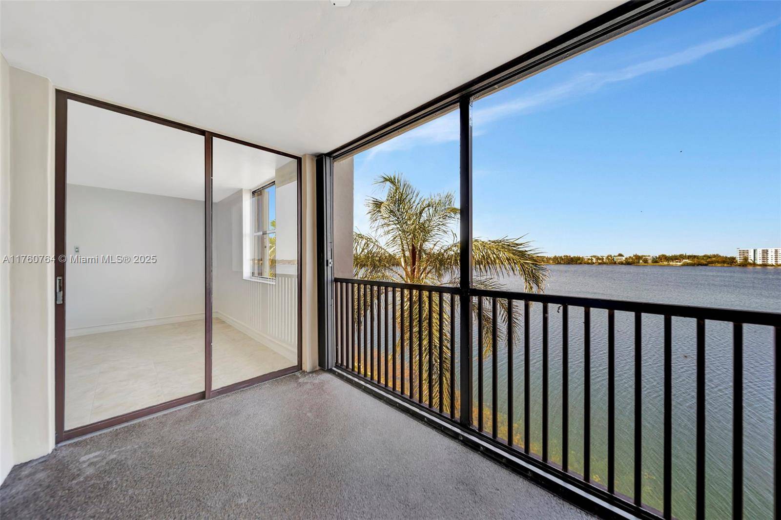 Oakland Park, FL 33309,117 Lake Emerald Dr #408