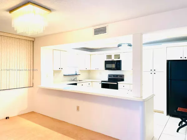 Aventura, FL 33160,2780 NE 183rd St #1802