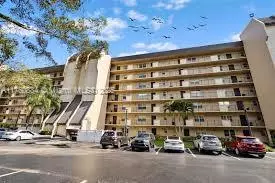 Davie, FL 33328,3300 W Rolling Hills Cir #401