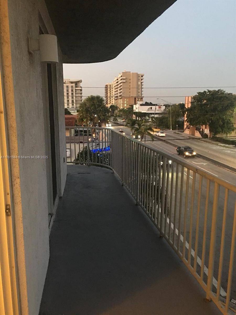 Miami, FL 33133,2550 SW 27th Ave #304