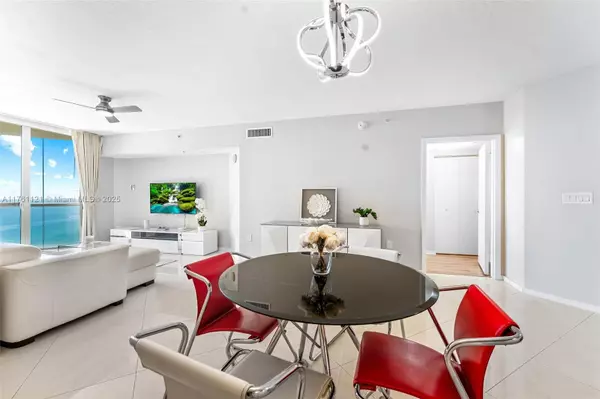 Sunny Isles Beach, FL 33160,16699 Collins Ave #2810