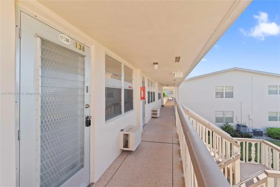 138 Norwich F #138, West Palm Beach, FL 33417