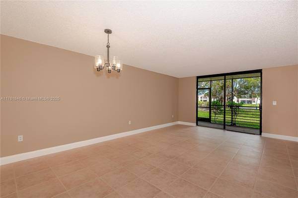 901 Colony Point Cir #102, Pembroke Pines, FL 33026