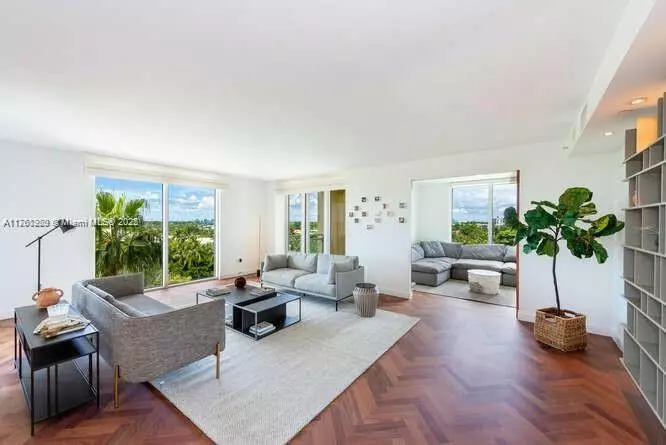 Key Biscayne, FL 33149,445 Grand Bay Dr #602