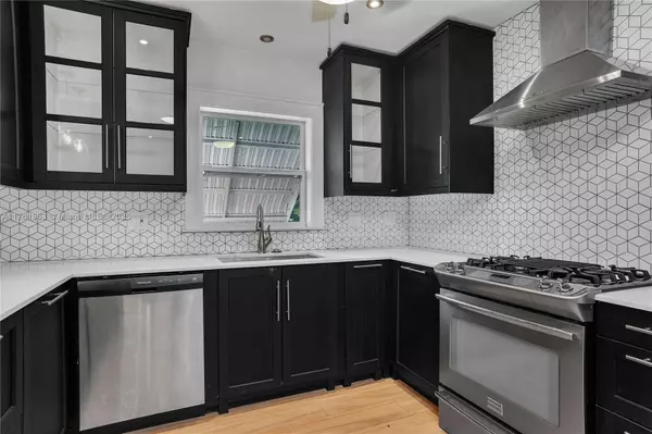 Hollywood, FL 33019,1235 Tyler St