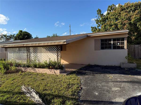 6751 Meade St,  Hollywood,  FL 33024