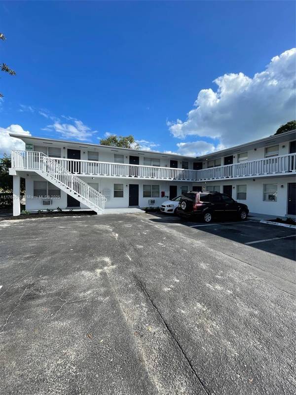 1102 S K St #9, Lake Worth, FL 33460