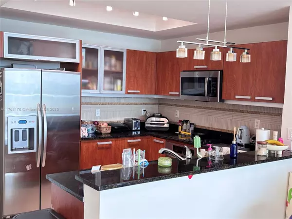 3131 NE 188th St #1-809, Aventura, FL 33180