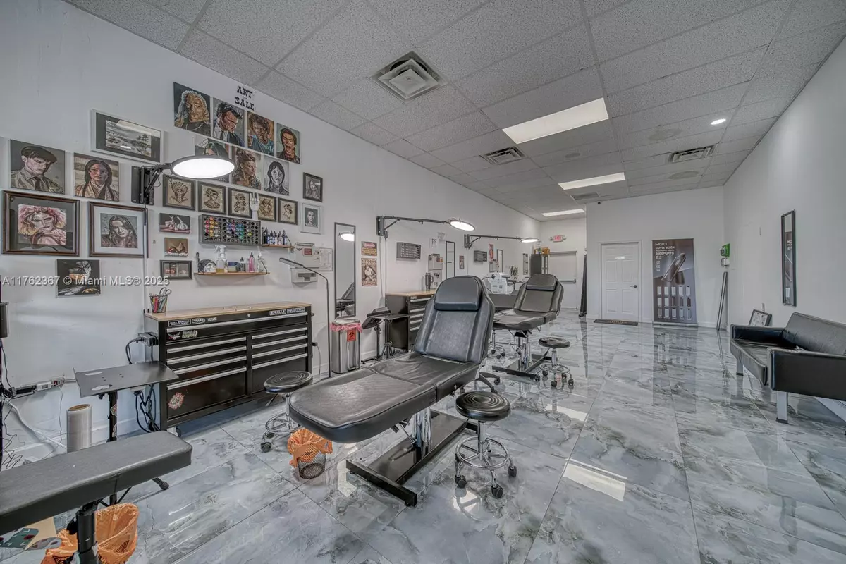 Miami, FL 33172,Tattoo Shop For Sale On Fontainebleau Blvd