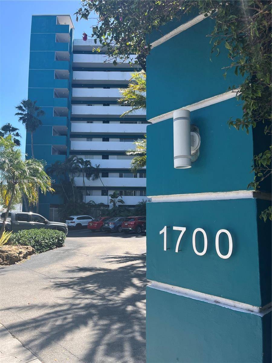 1700 NW N River Dr #308, Miami, FL 33125