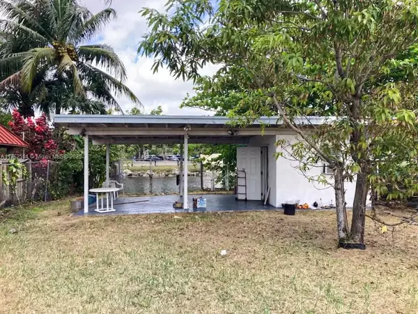 Miami, FL 33126,6241 Tamiami Canal Rd