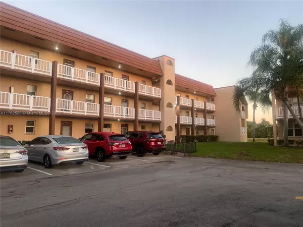 Sunrise, FL 33322,9041 Sunrise Lakes Blvd #213