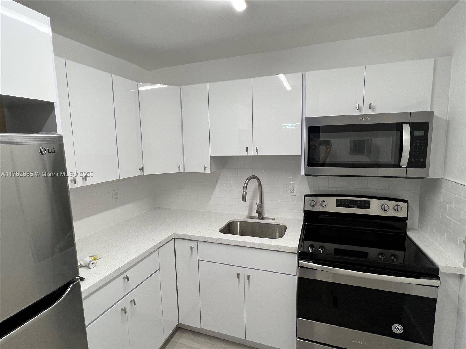 Hialeah, FL 33014,1335 W 68th St #205
