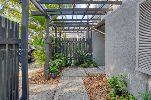 Pembroke Pines, FL 33026,1548 NW 113th Way