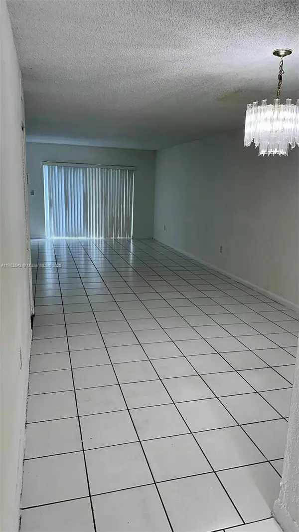 Miami Gardens, FL 33169,504 NW 179th St #0