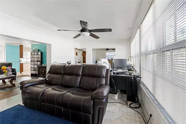 Lauderdale Lakes, FL 33309,3940 NW 34th Ave