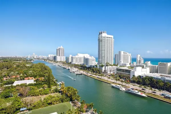 Miami Beach, FL 33140,4101 Pine Tree Dr #1812