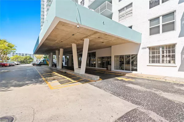 Sunny Isles Beach, FL 33160,301 174th St #312