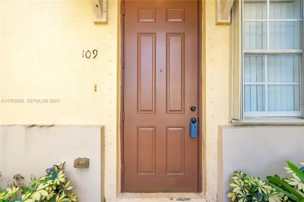 Homestead, FL 33033,1555 NE 33rd Rd #109-2