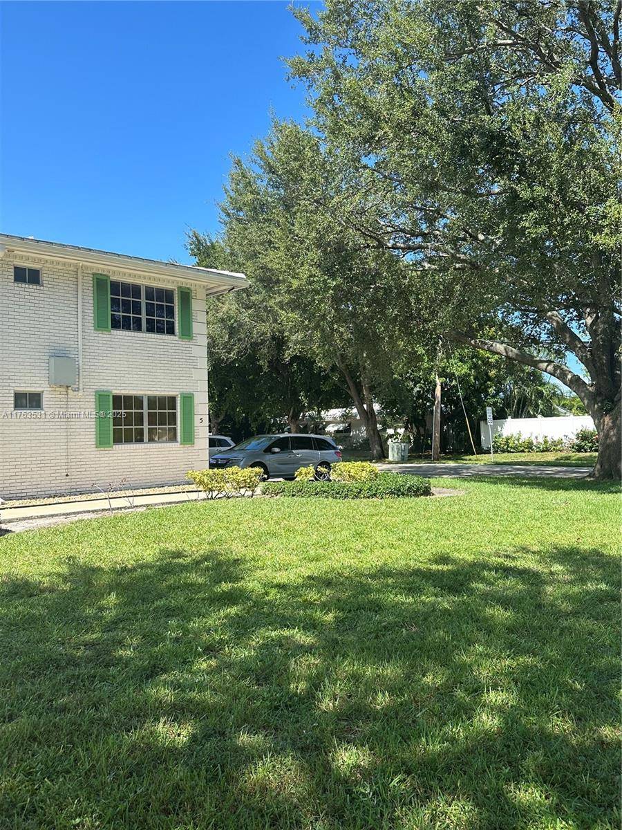 Fort Lauderdale, FL 33308,1851 NE 62nd St #504