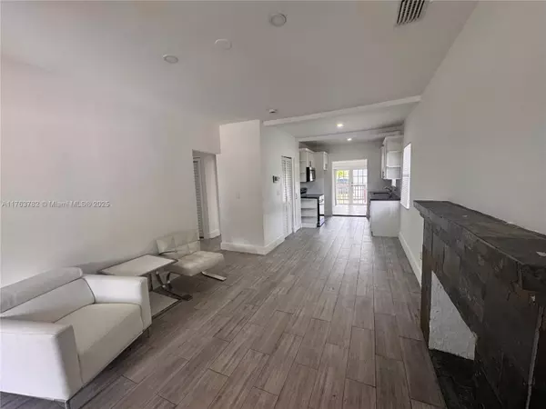 Miami, FL 33150,56 NW 70 St