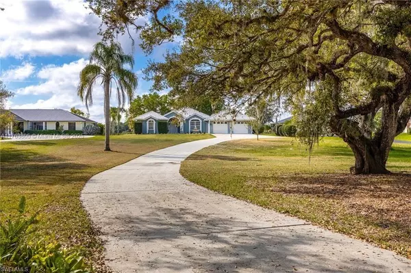 La Belle, FL 33935,1261 Riverbend Dr