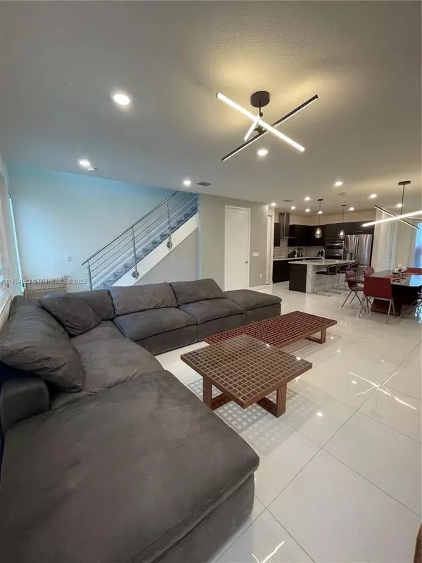 Doral, FL 33178,6670 NW 103rd Path #1