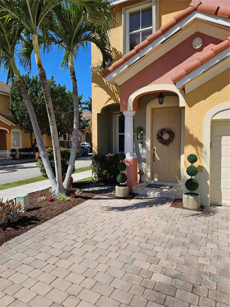 Miami, FL 33193,7928 SW 165th Ct
