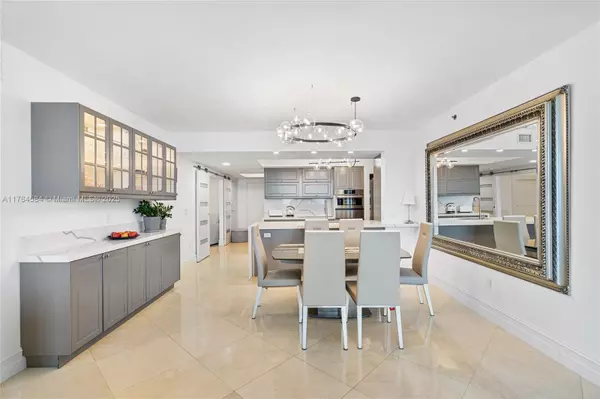Hallandale Beach, FL 33009,1830 S Ocean Dr #4304