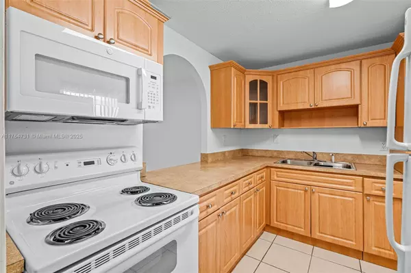 Miami, FL 33176,9952 SW 88th St #9952