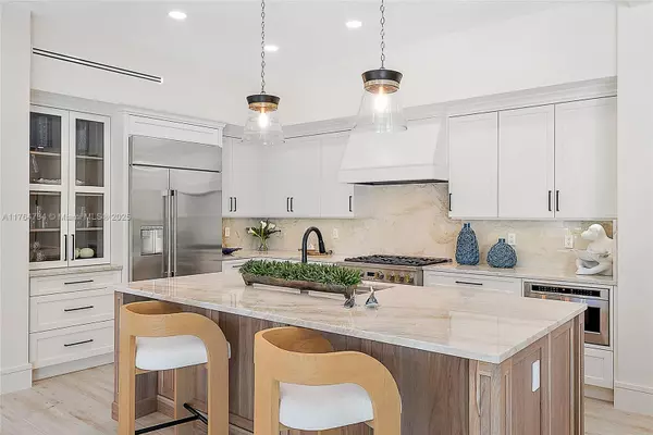 Tequesta, FL 33469,325 N Fairway N