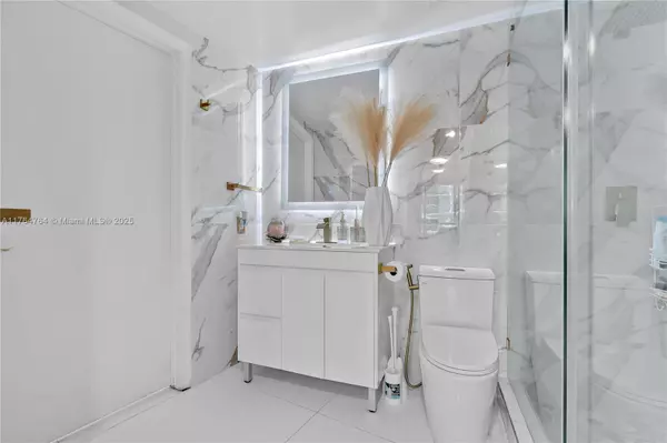 Miami, FL 33132,1750 N Bayshore Dr #1709