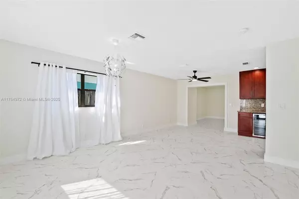 North Lauderdale, FL 33068,403 SW 71st Ave