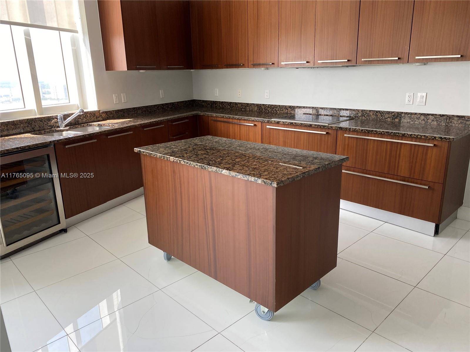 Sunny Isles Beach, FL 33160,15811 COLLINS #4206