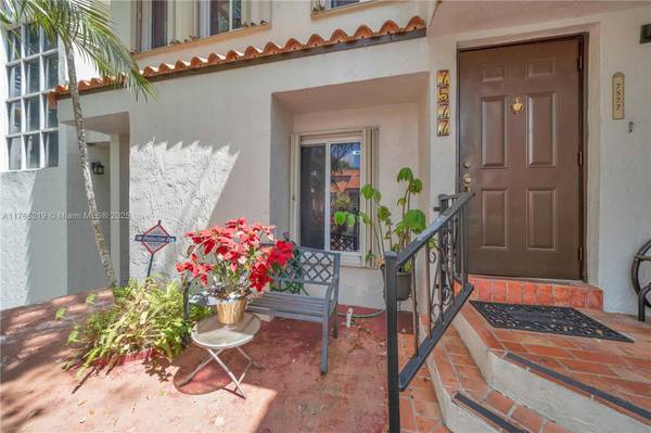 7577 SW 109th Pl,  Miami,  FL 33173