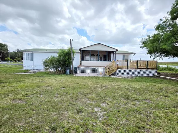 Okeechobee, FL 34974,6458 SE Highway 441