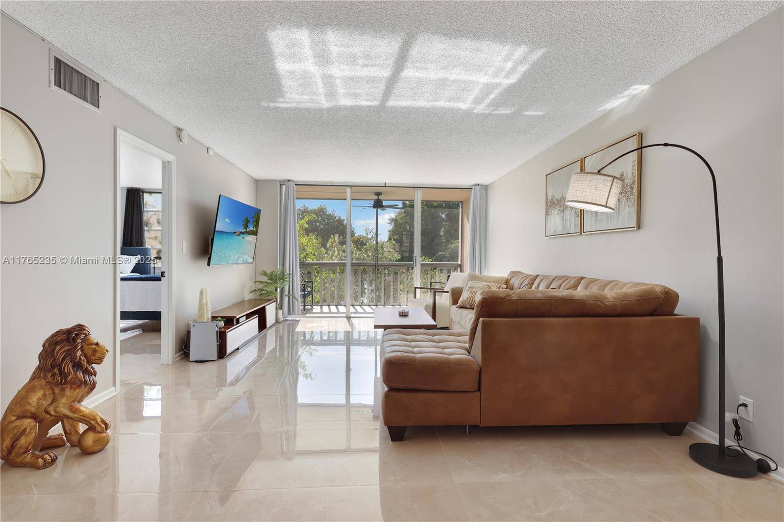 Lauderhill, FL 33319,7011 Environ Blvd #000