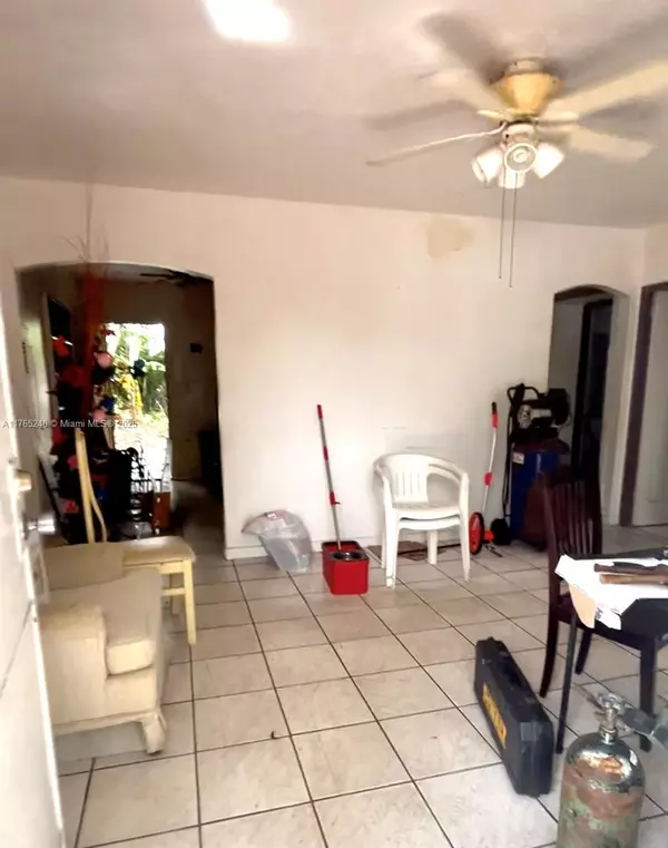 Hialeah, FL 33010,671 E 17th St